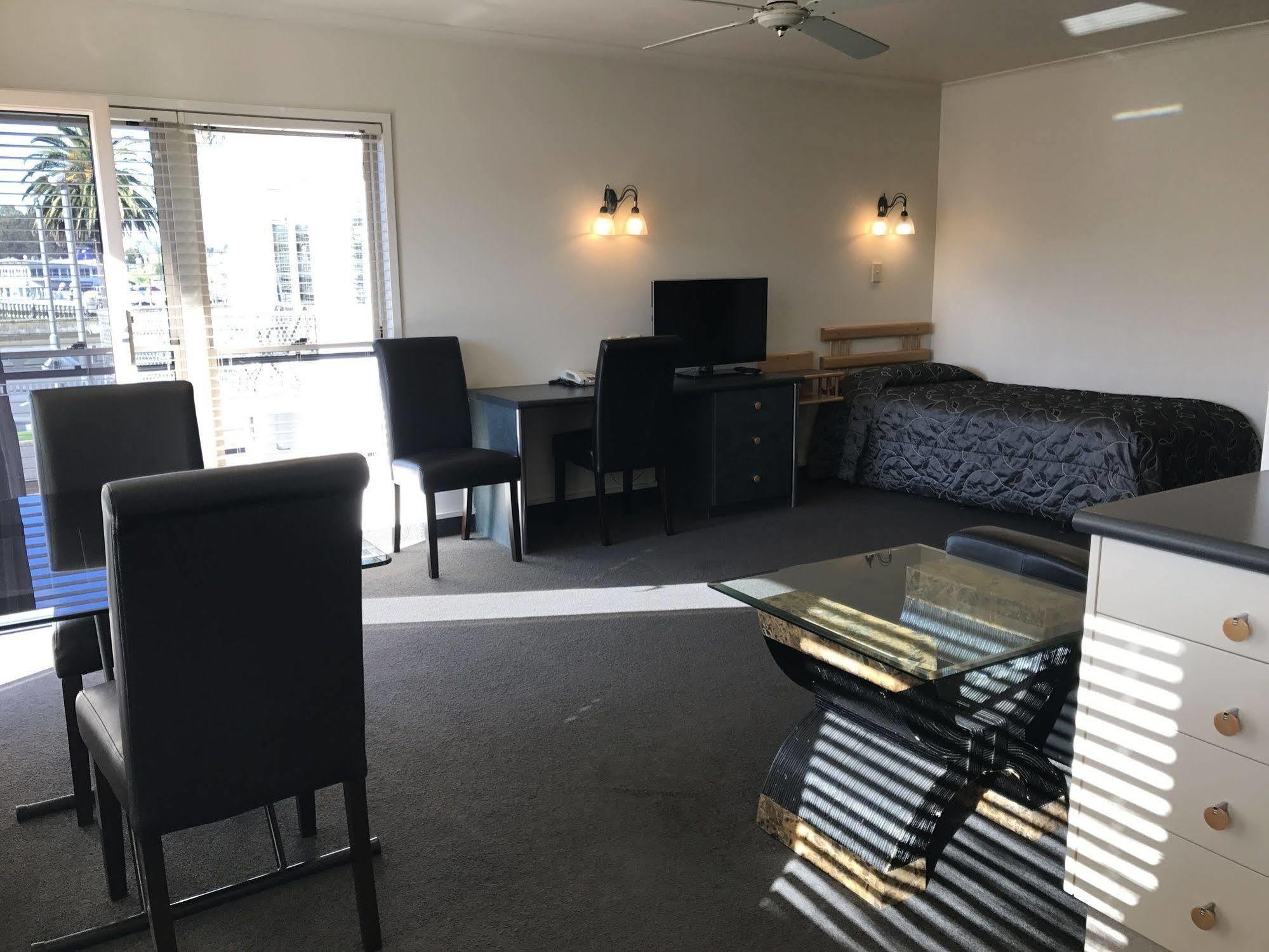 גיסבורן Pacific Harbour Motor Inn מראה חיצוני תמונה